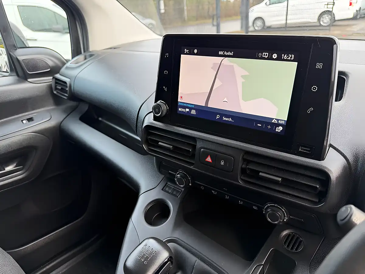 Used 2023 Vauxhall Combo Sportive White - Interior and Exterior details 6