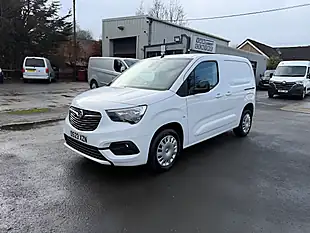 Used 2023 Vauxhall Combo Sportive White - Interior and Exterior details 8