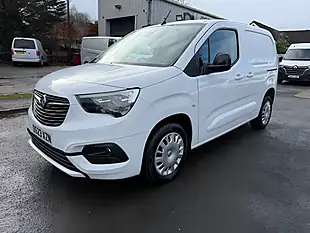 Used 2023 Vauxhall Combo Sportive White - Interior and Exterior details 9