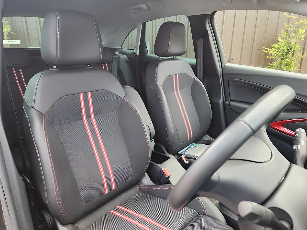 Used 2023 Vauxhall Crossland Gs Grey - Interior and Exterior details 6