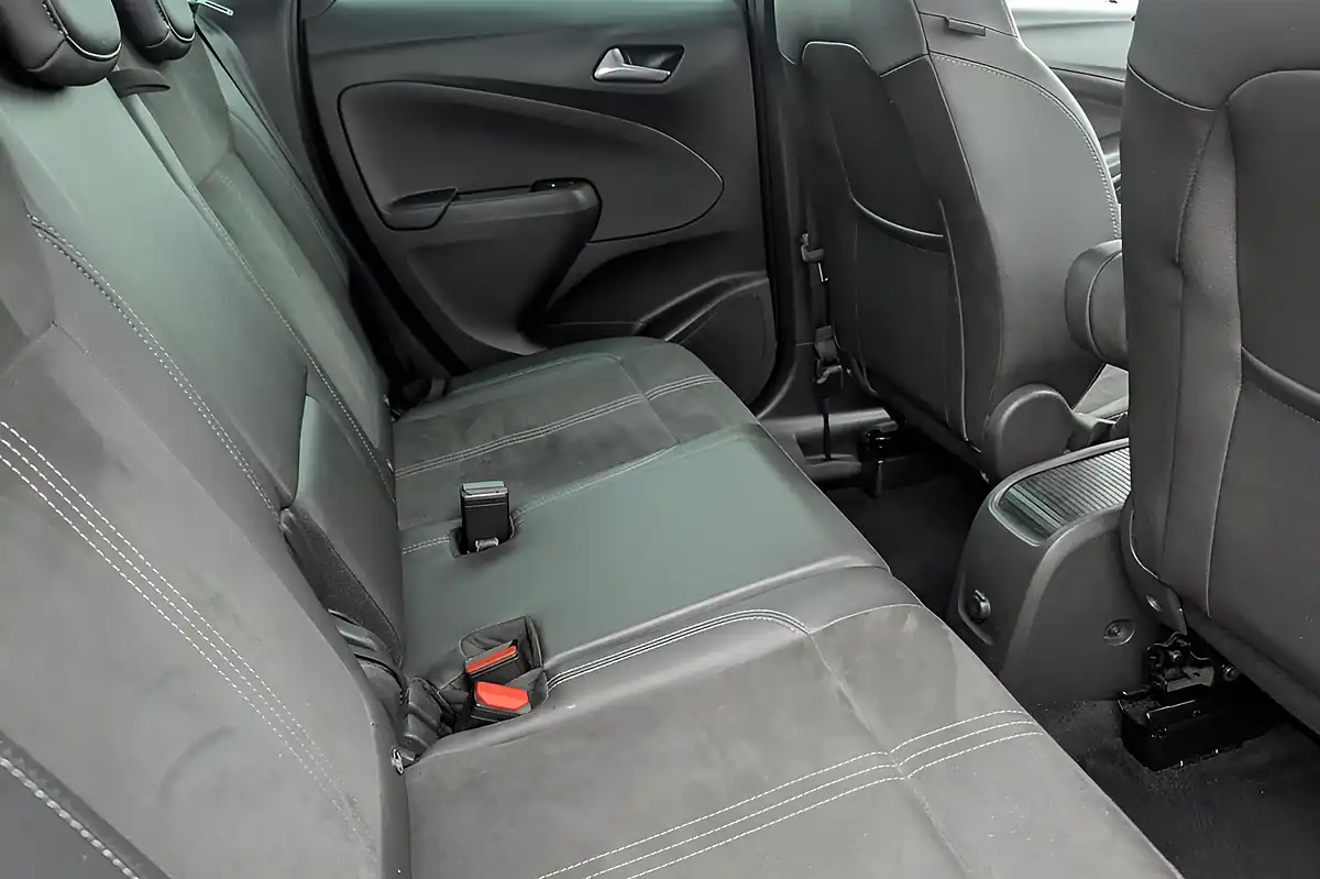 Used 2023 Vauxhall Crossland Ultimate Black - Interior and Exterior details 11