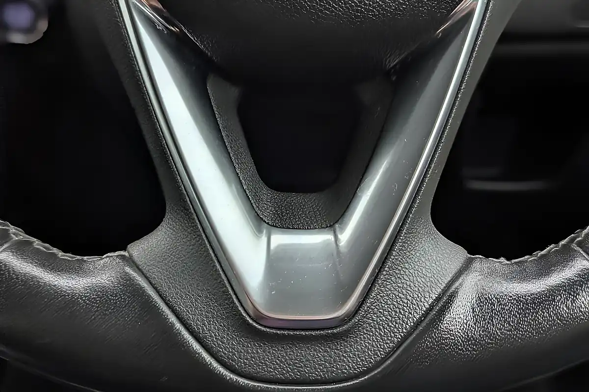 Used 2023 Vauxhall Crossland Ultimate Black - Interior and Exterior details 15