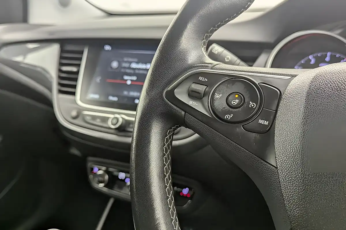 Used 2023 Vauxhall Crossland Ultimate White - Interior and Exterior details 11