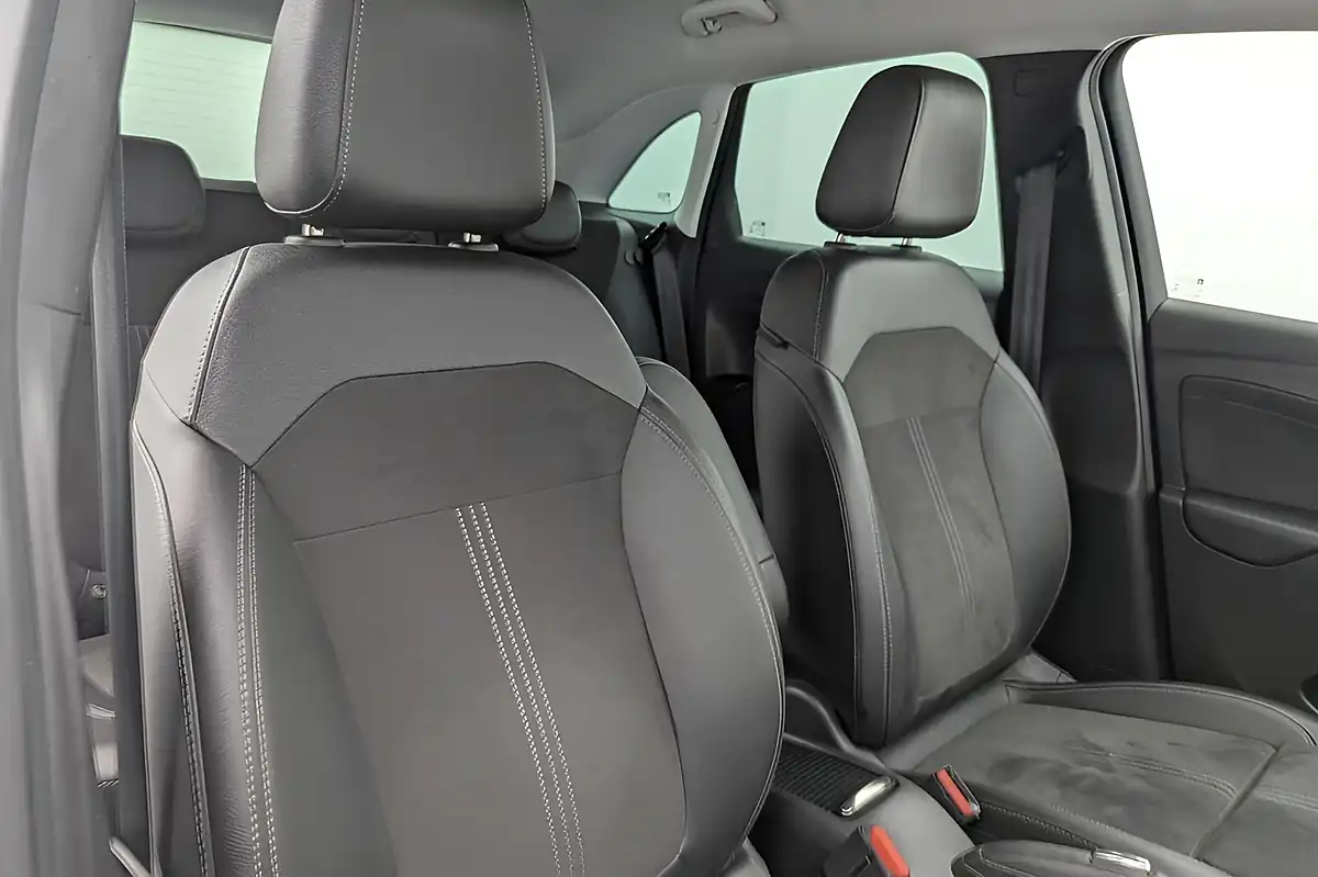 Used 2023 Vauxhall Crossland Ultimate White - Interior and Exterior details 12