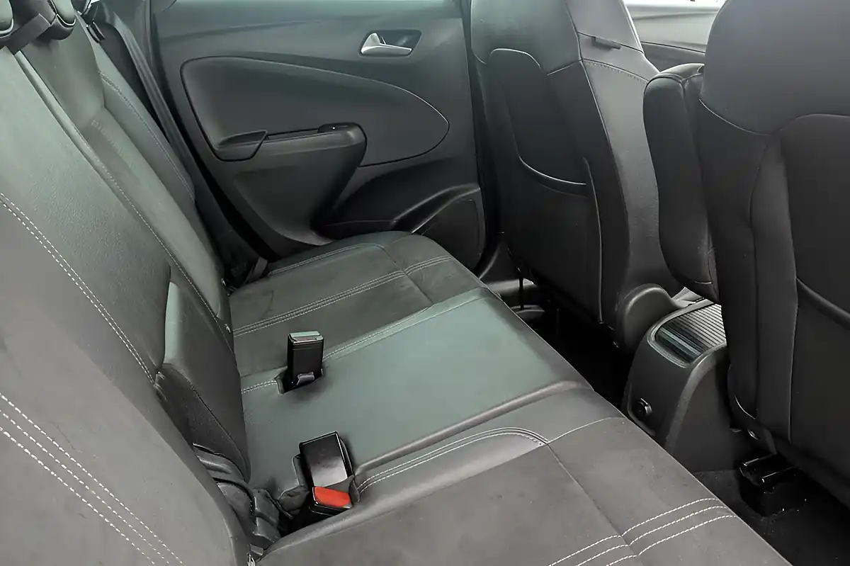 Used 2023 Vauxhall Crossland Ultimate White - Interior and Exterior details 15
