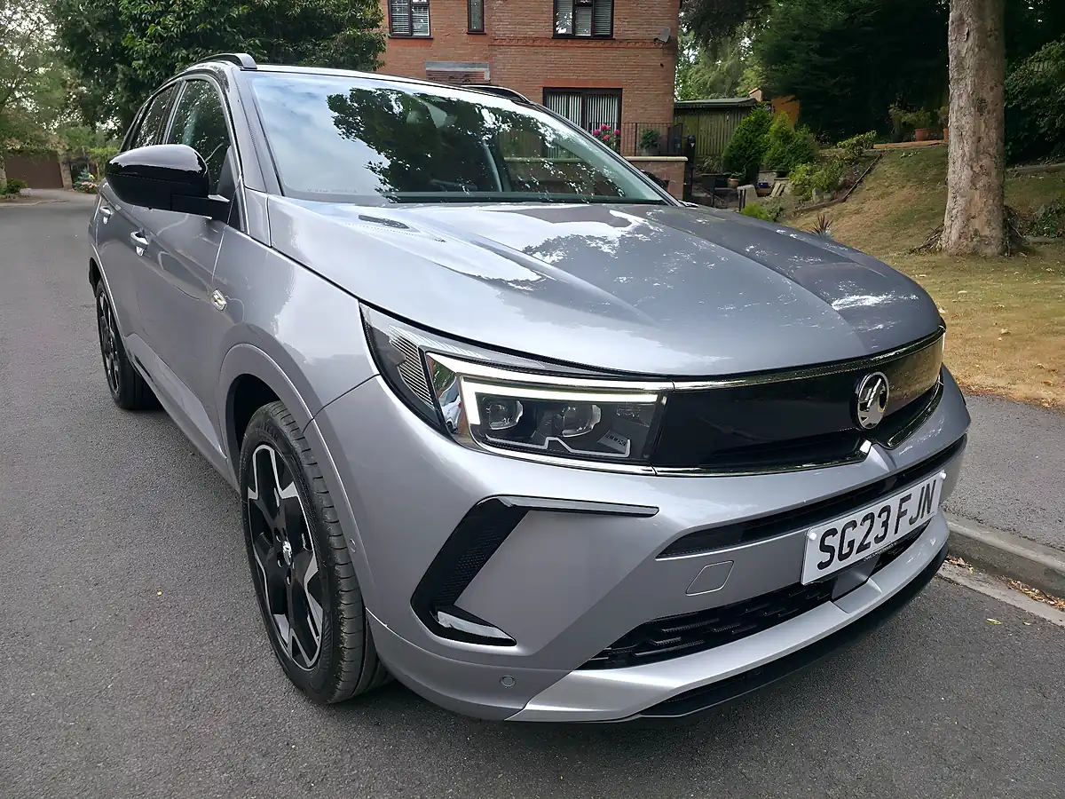 Used 2023 Vauxhall Grandland Elite Grey - Front View