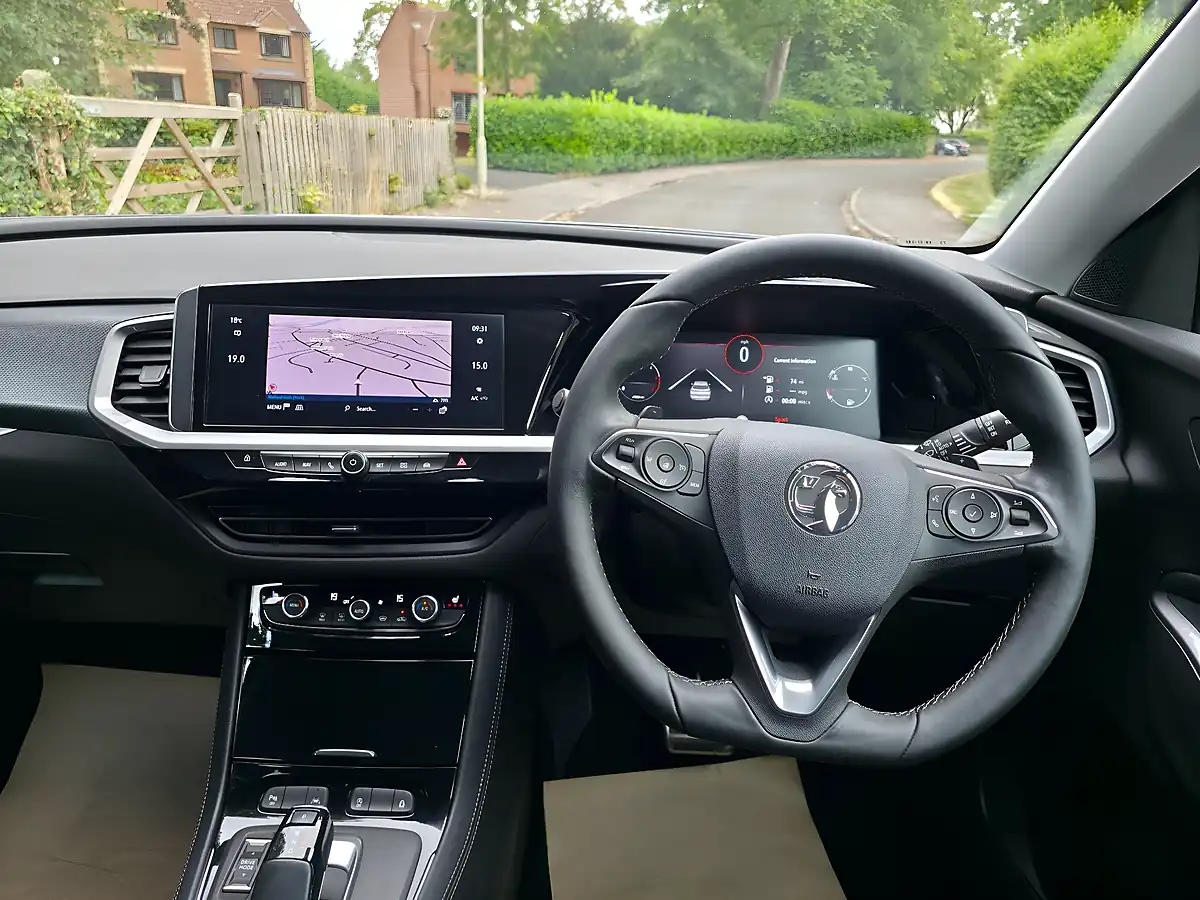 Used 2023 Vauxhall Grandland Elite Grey - Interior and Exterior details 9