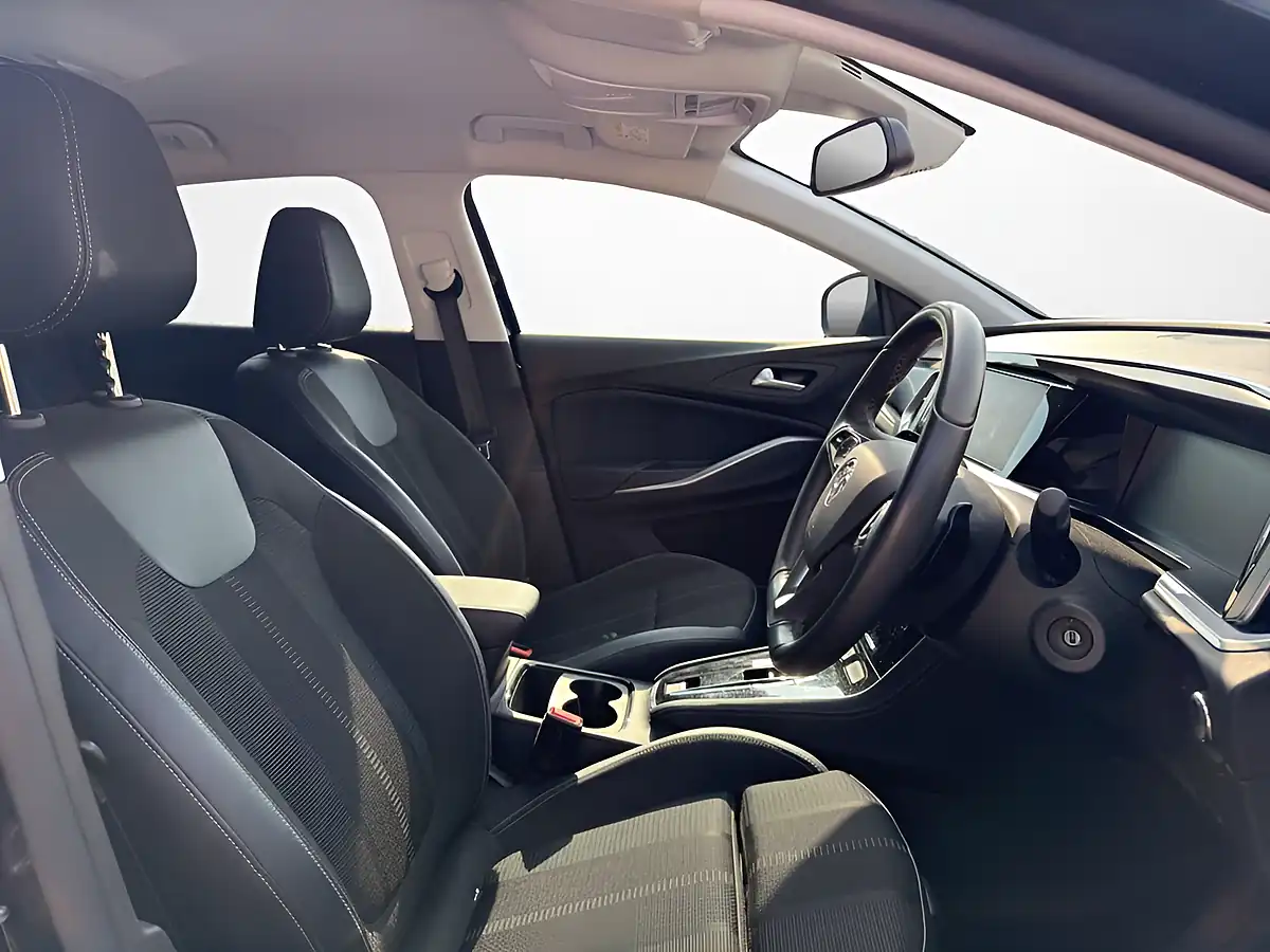 Used 2023 Vauxhall Grandland Gs Black - Interior and Exterior details 9