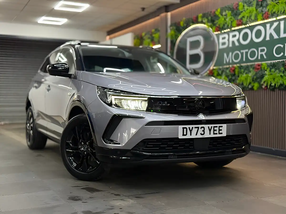 Used 2023 Vauxhall Grandland Gs Grey - Front View
