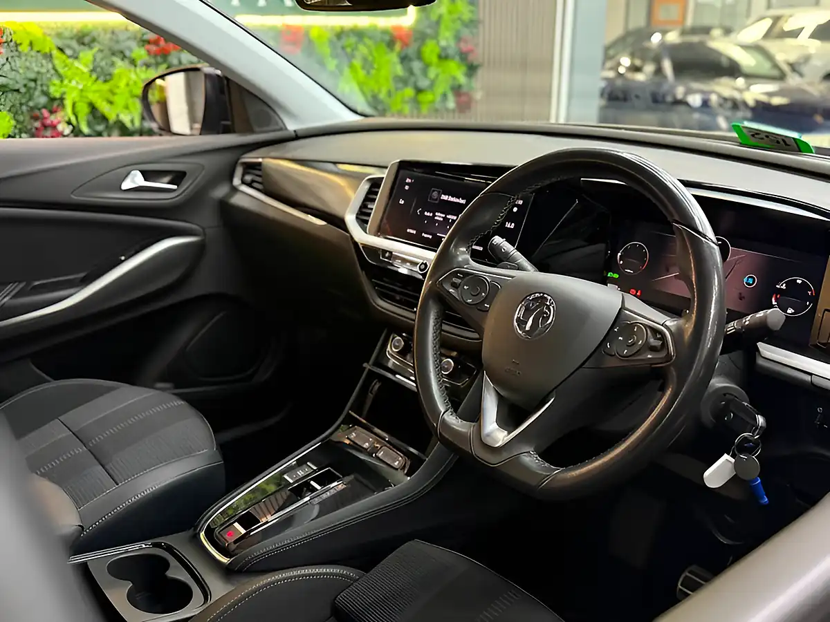 Used 2023 Vauxhall Grandland Gs Grey - Interior and Exterior details 13