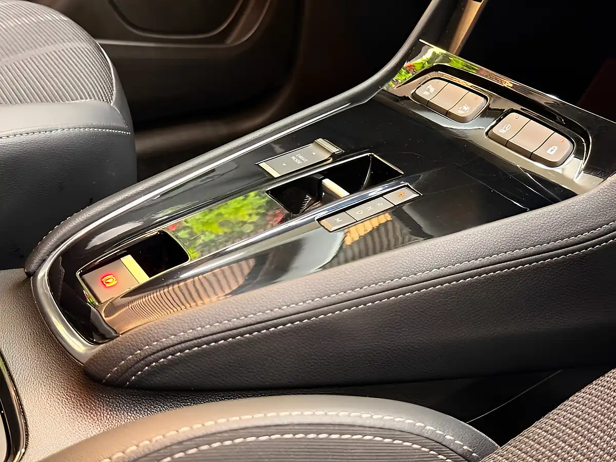 Used 2023 Vauxhall Grandland Gs Grey - Interior and Exterior details 16