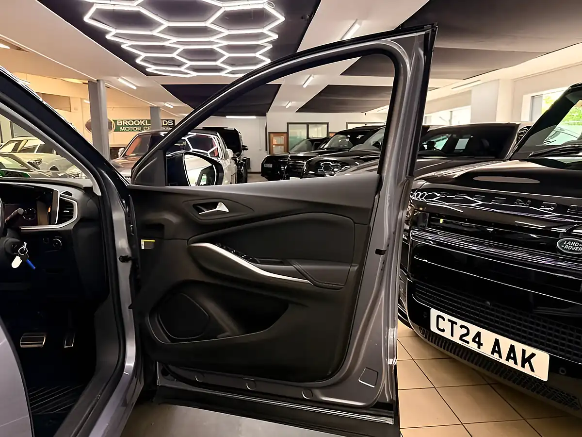 Used 2023 Vauxhall Grandland Gs Grey - Interior and Exterior details 14