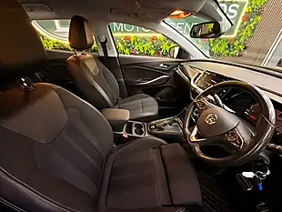 Used 2023 Vauxhall Grandland Gs Grey - Interior and Exterior details 18
