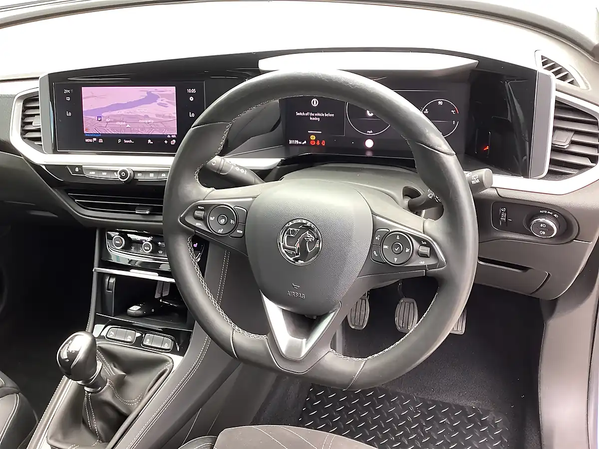 Used 2023 Vauxhall Grandland Ultimate Arctic White (brilliant Paint) - Interior and Exterior details 10