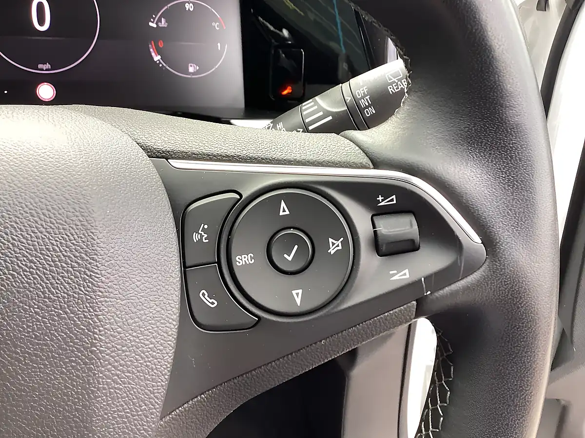 Used 2023 Vauxhall Grandland Ultimate Arctic White (brilliant Paint) - Interior and Exterior details 12