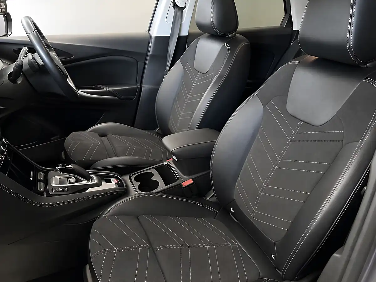 Used 2023 Vauxhall Grandland Ultimate Grey - Interior and Exterior details 10