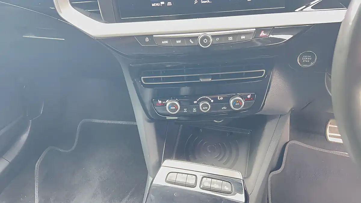 Used 2023 Vauxhall Mokka Electric Ultimate Green - Interior and Exterior details 14