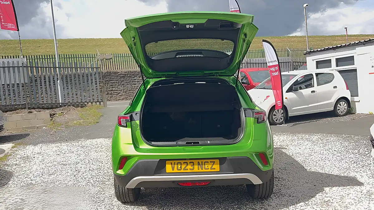 Used 2023 Vauxhall Mokka Electric Ultimate Green - Interior and Exterior details 16