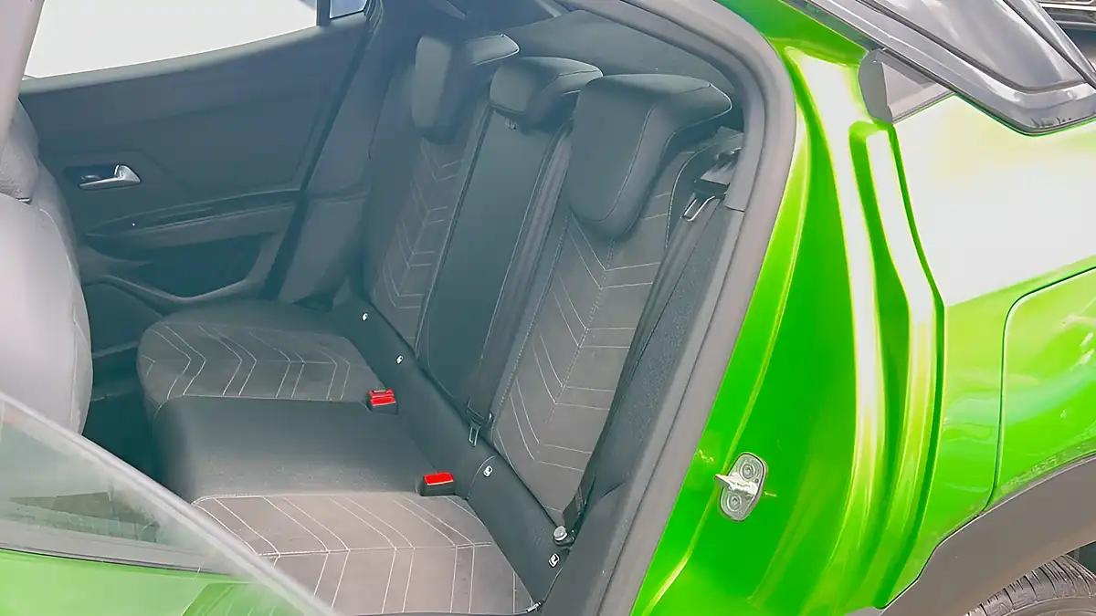 Used 2023 Vauxhall Mokka Electric Ultimate Green - Interior and Exterior details 18