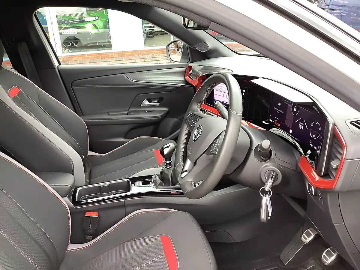 Used 2023 Vauxhall Mokka Gs Arctic White - Interior and Exterior details 10