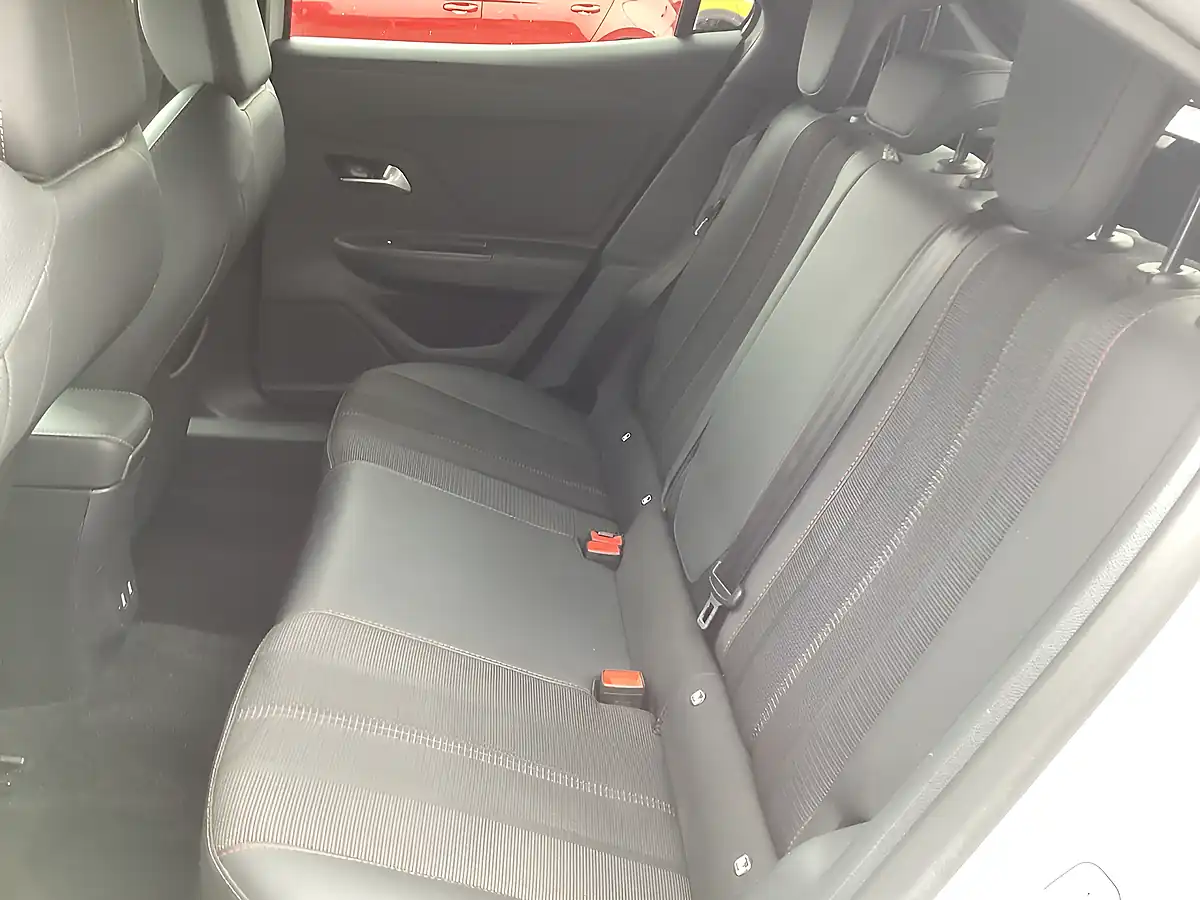 Used 2023 Vauxhall Mokka Gs Arctic White - Interior and Exterior details 16