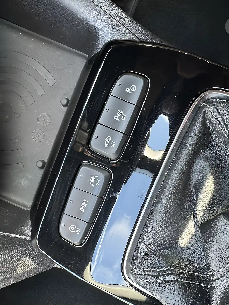 Used 2023 Vauxhall Mokka Ultimate Green - Interior and Exterior details 10