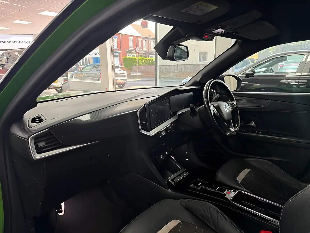 Used 2023 Vauxhall Mokka Ultimate Green - Interior and Exterior details 14