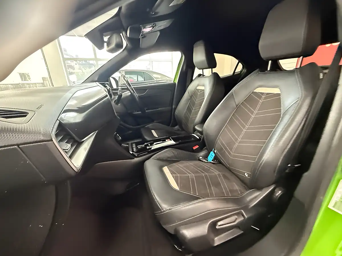 Used 2023 Vauxhall Mokka Ultimate Green - Interior and Exterior details 16