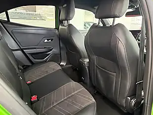 Used 2023 Vauxhall Mokka Ultimate Green - Interior and Exterior details 4