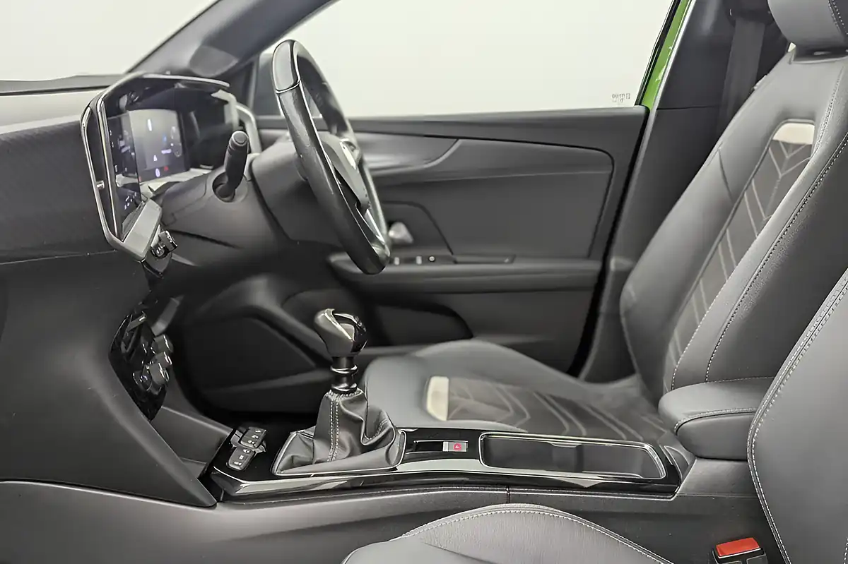 Used 2023 Vauxhall Mokka Ultimate Iconic Green - Interior and Exterior details 12