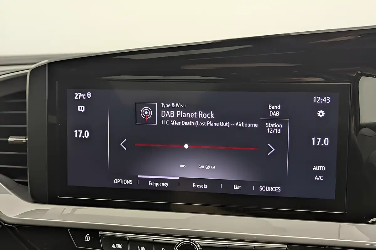 Used 2023 Vauxhall Mokka Ultimate Iconic Green - Interior and Exterior details 15