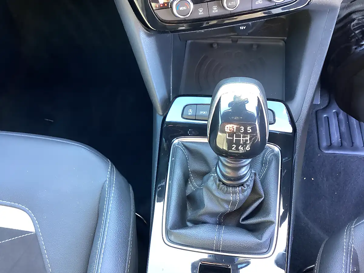 Used 2023 Vauxhall Mokka Ultimate Iconic Green (metallic Paint) - Interior and Exterior details 7