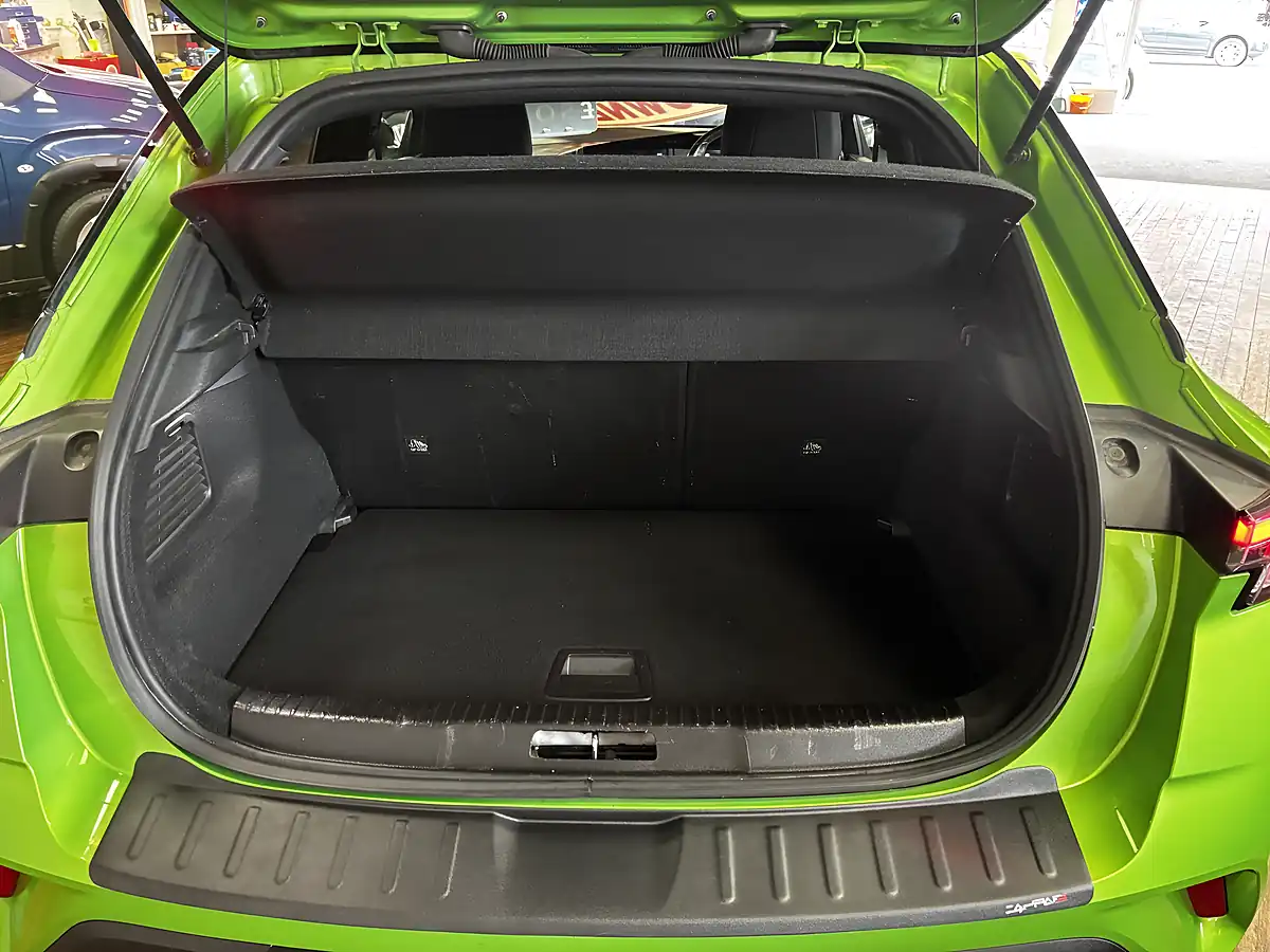 Used 2023 Vauxhall Mokka Ultimate Matcha Green - Interior and Exterior details 18