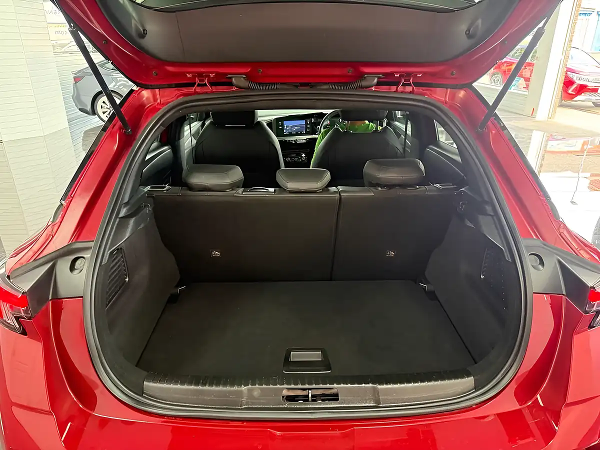 Used 2023 Vauxhall Mokka Ultimate Red - Interior and Exterior details 11