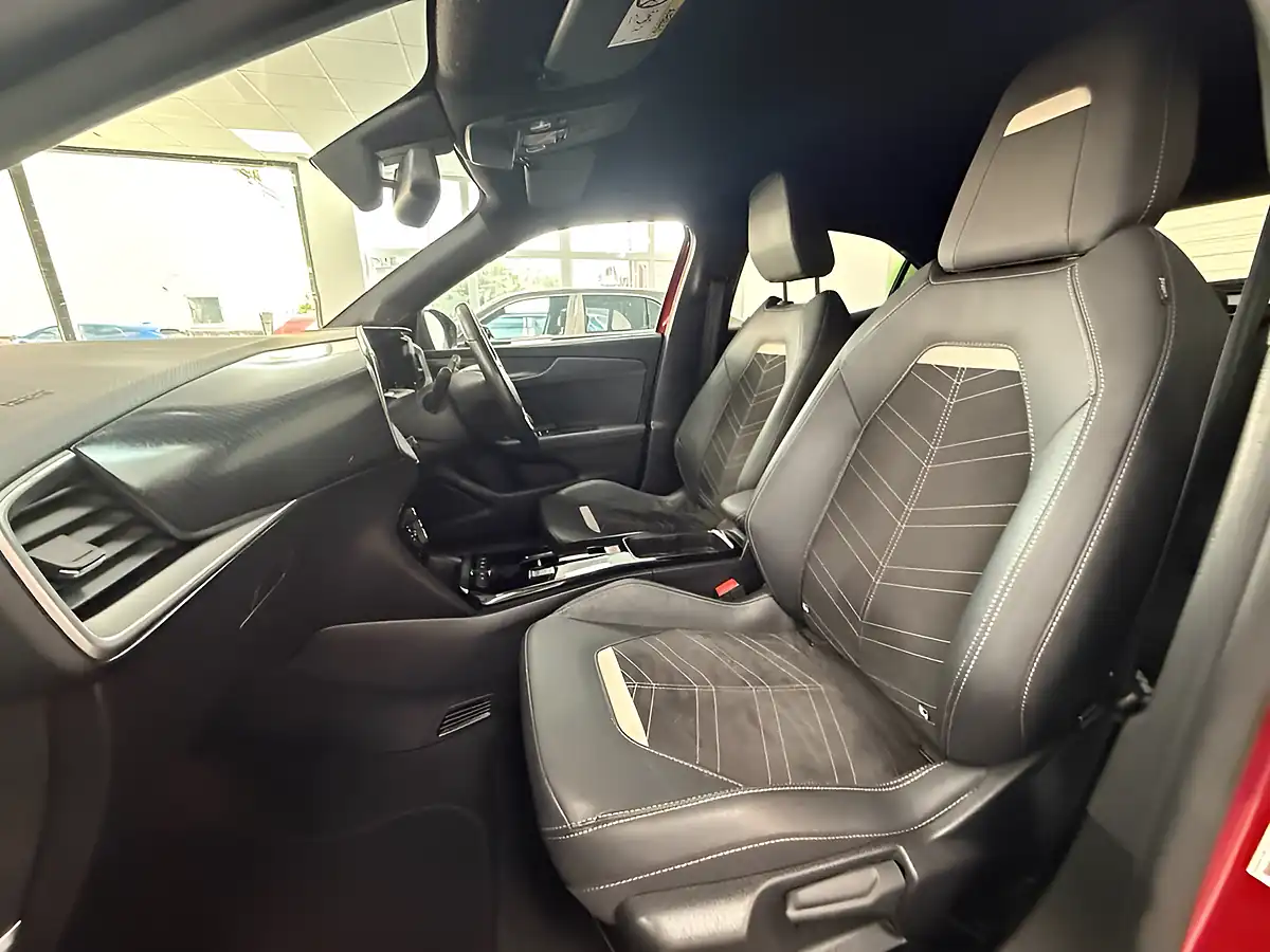 Used 2023 Vauxhall Mokka Ultimate Red - Interior and Exterior details 17
