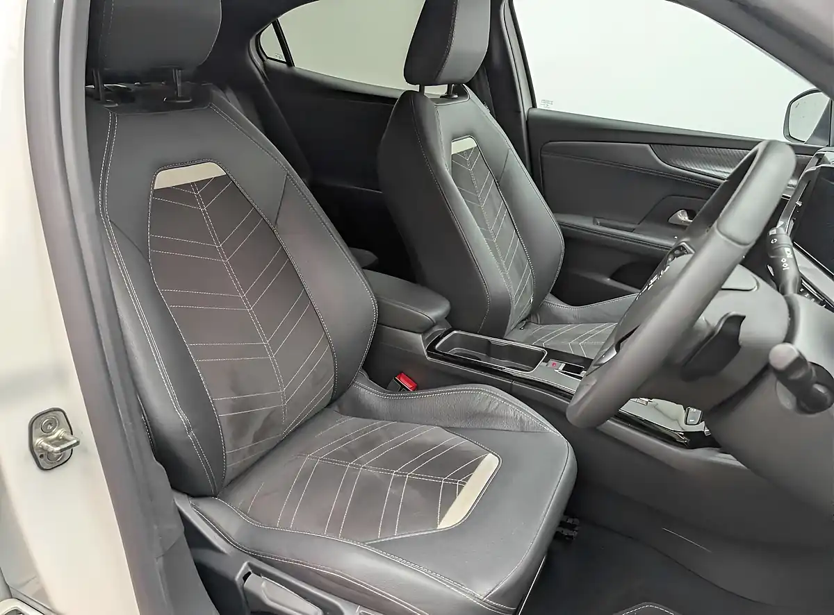 Used 2023 Vauxhall Mokka Ultimate White - Interior and Exterior details 12