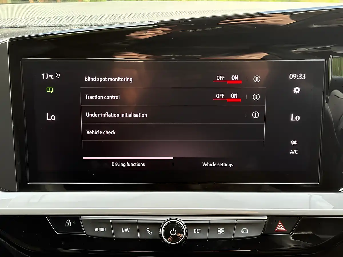 Used 2023 Vauxhall Mokka Ultimate White - Interior and Exterior details 11
