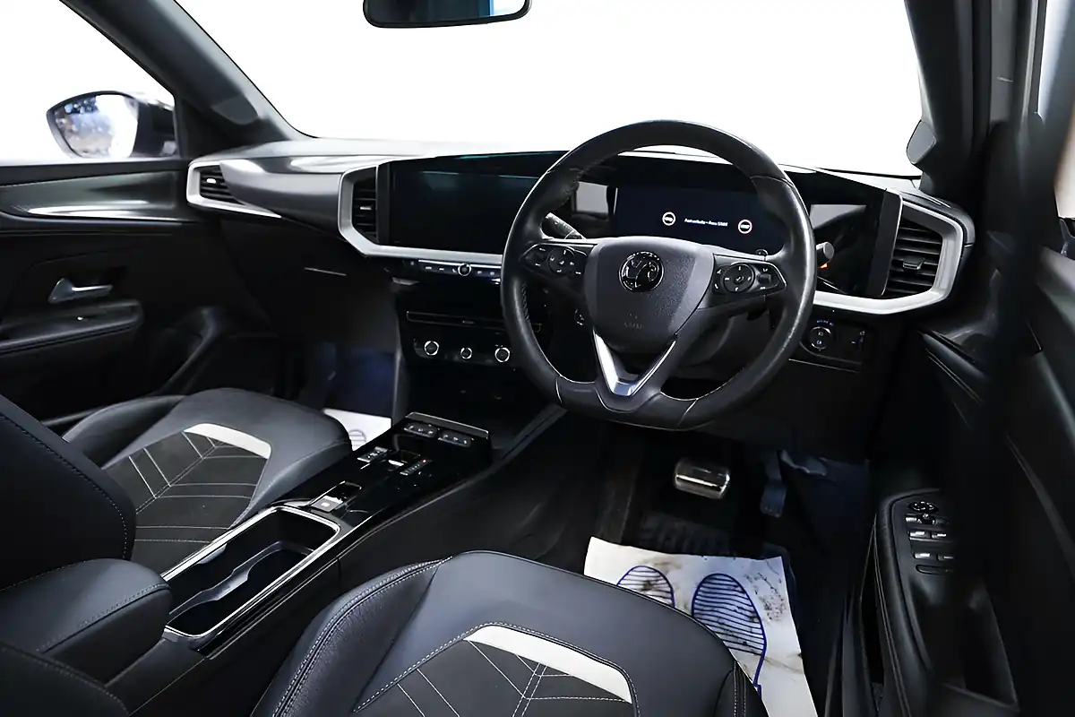 Used 2023 Vauxhall Mokka Ultimate White - Interior and Exterior details 8