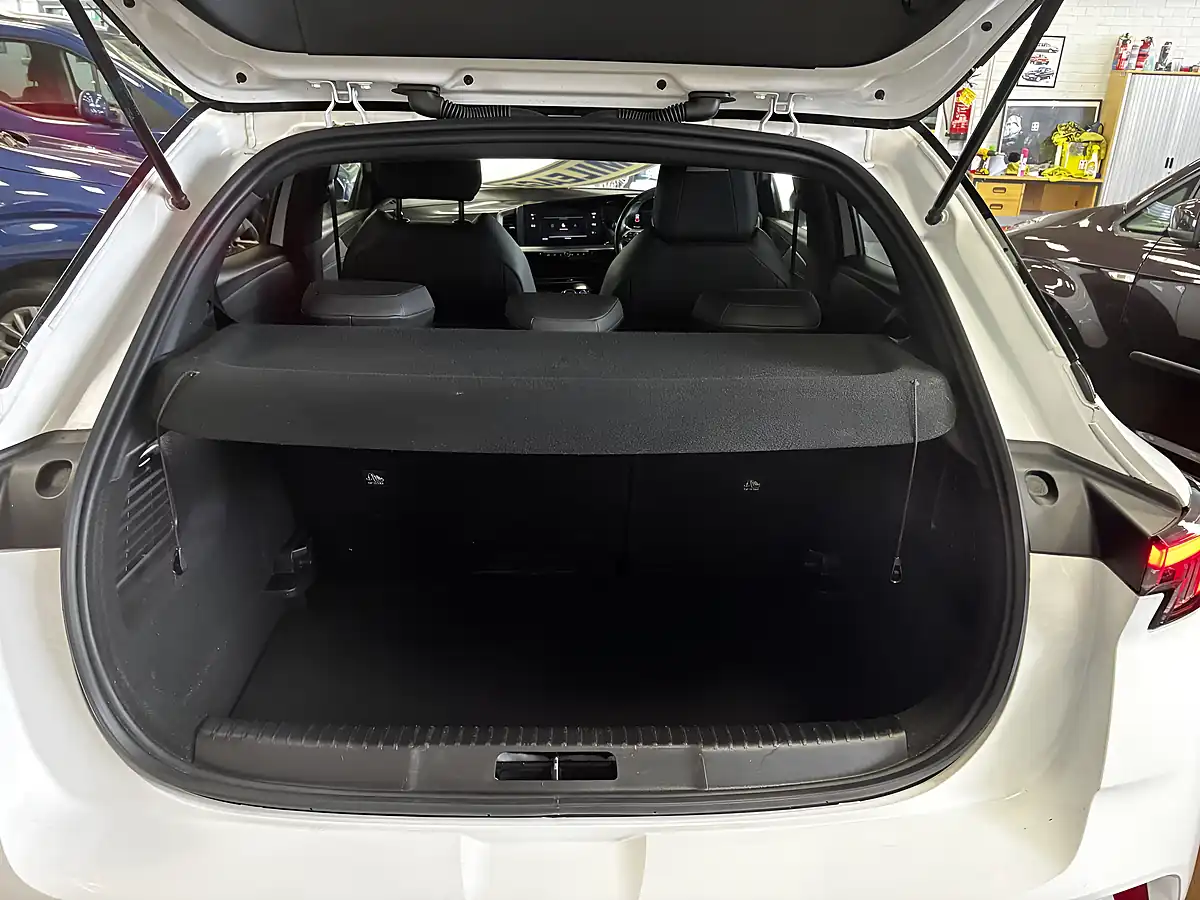 Used 2023 Vauxhall Mokka Ultimate White - Interior and Exterior details 19