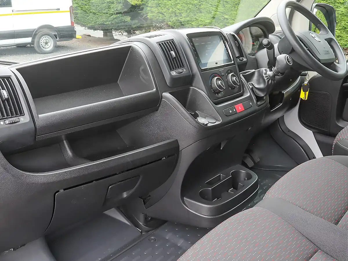 Used 2023 Vauxhall Movano 3500 Biturbo Prime Kaolin White - Interior and Exterior details 13