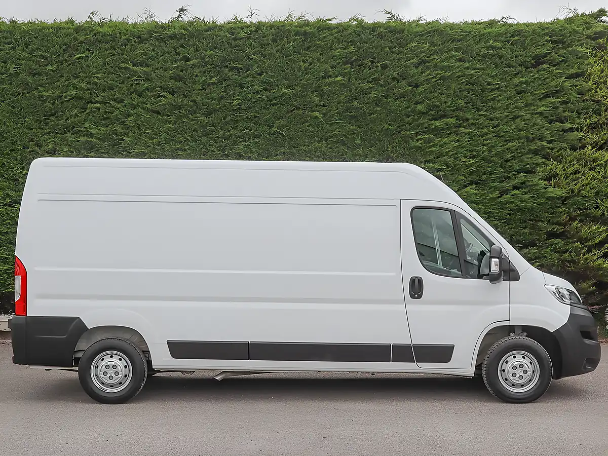 Used 2023 Vauxhall Movano 3500 Biturbo Prime Kaolin White - Interior and Exterior details 5