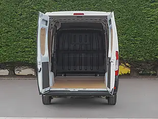 Used 2023 Vauxhall Movano 3500 Biturbo Prime Kaolin White - Interior and Exterior details 8