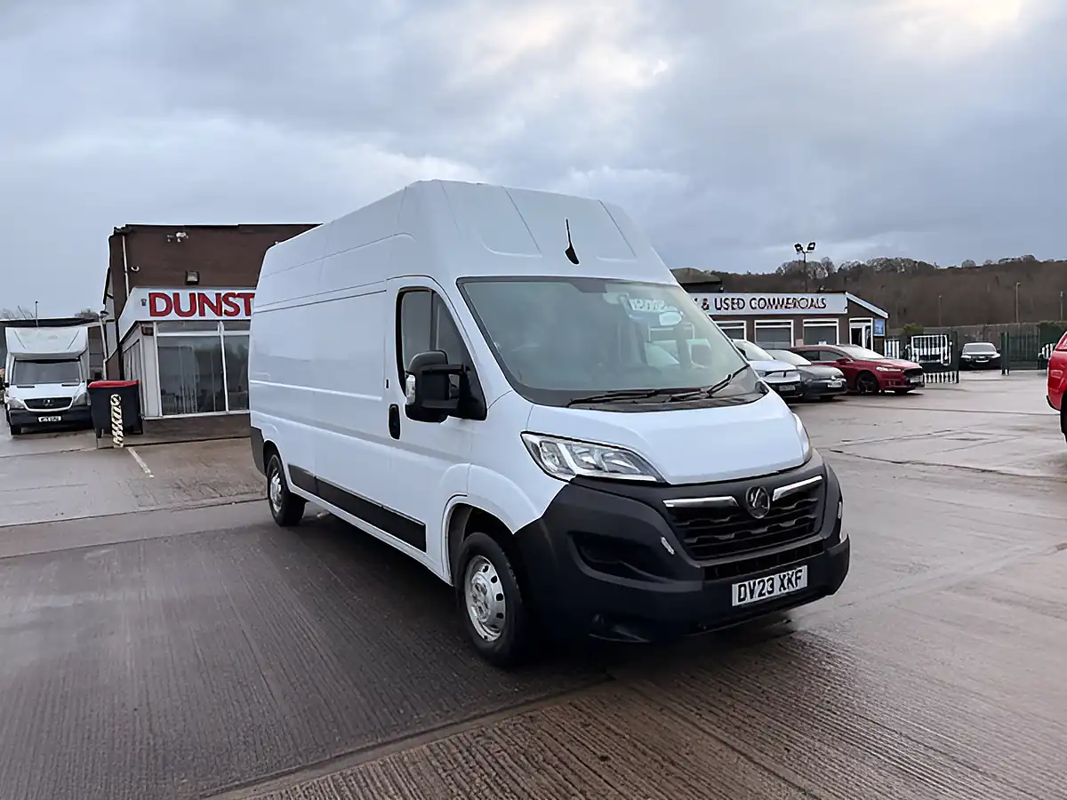 Used 2023 Vauxhall Movano F3500 Dynamic Lwb Extra High Roof White - Front View