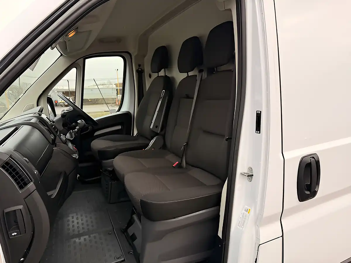 Used 2023 Vauxhall Movano F3500 Dynamic Lwb Extra High Roof White - Interior and Exterior details 10