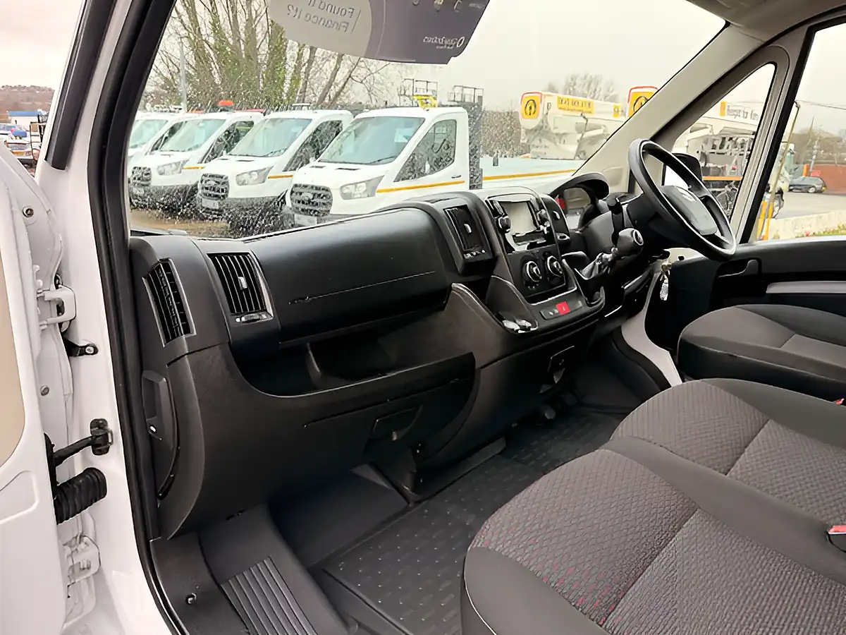 Used 2023 Vauxhall Movano F3500 Dynamic Lwb Extra High Roof White - Interior and Exterior details 12