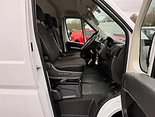 Used 2023 Vauxhall Movano F3500 Dynamic Lwb Extra High Roof White - Interior and Exterior details 13