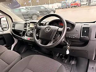Used 2023 Vauxhall Movano F3500 Dynamic Lwb Extra High Roof White - Interior and Exterior details 15