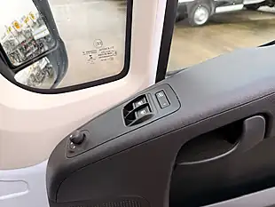 Used 2023 Vauxhall Movano F3500 Dynamic Lwb Extra High Roof White - Interior and Exterior details 16