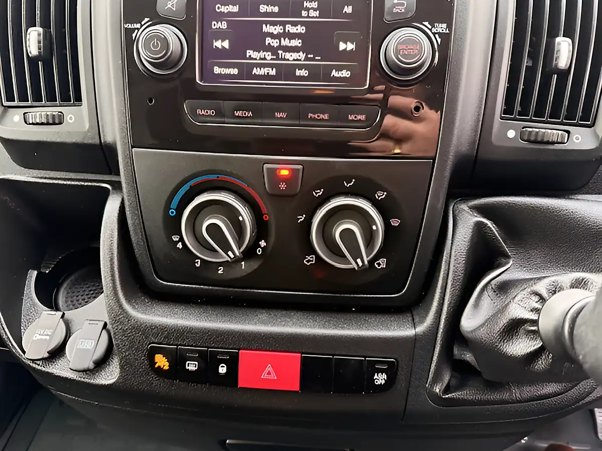Used 2023 Vauxhall Movano F3500 Dynamic Lwb Extra High Roof White - Interior and Exterior details 17