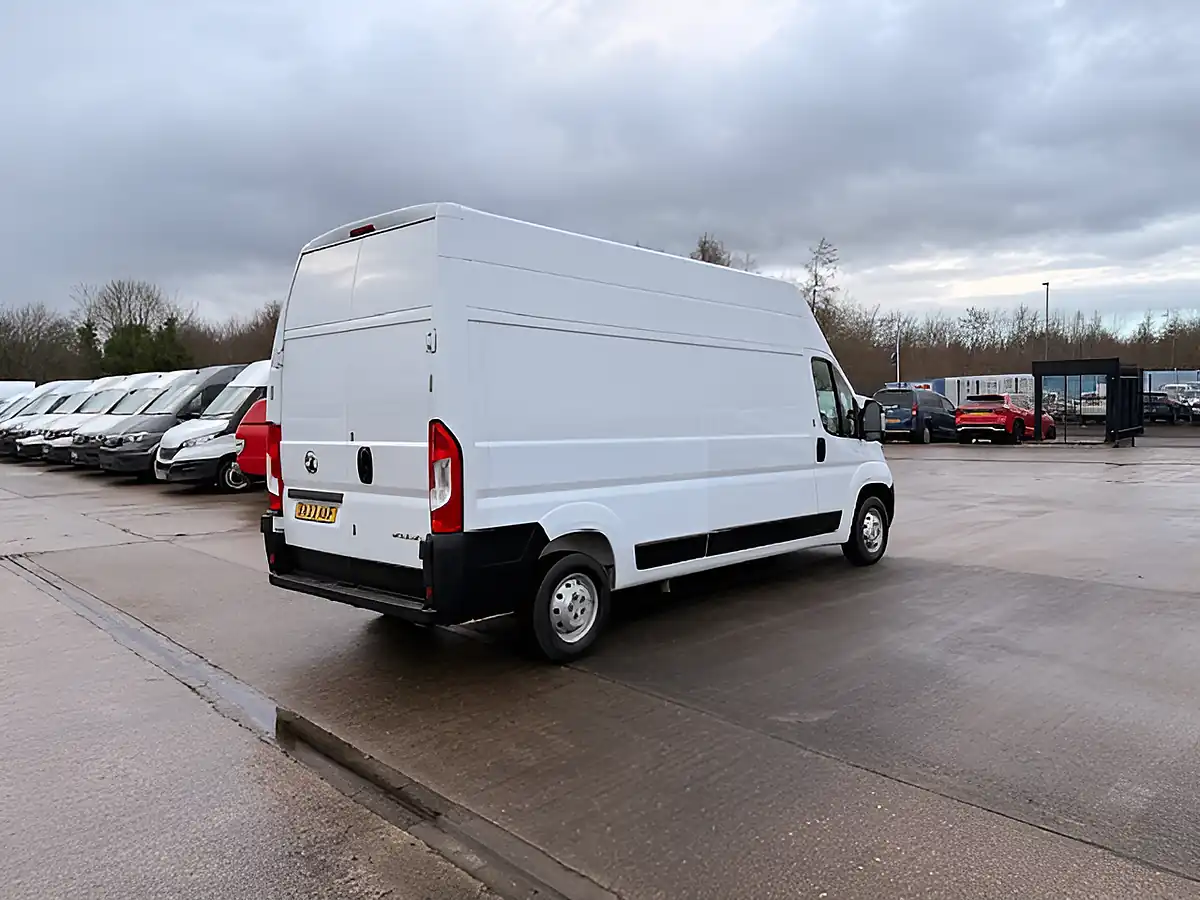 Used 2023 Vauxhall Movano F3500 Dynamic Lwb Extra High Roof White - Interior and Exterior details 3